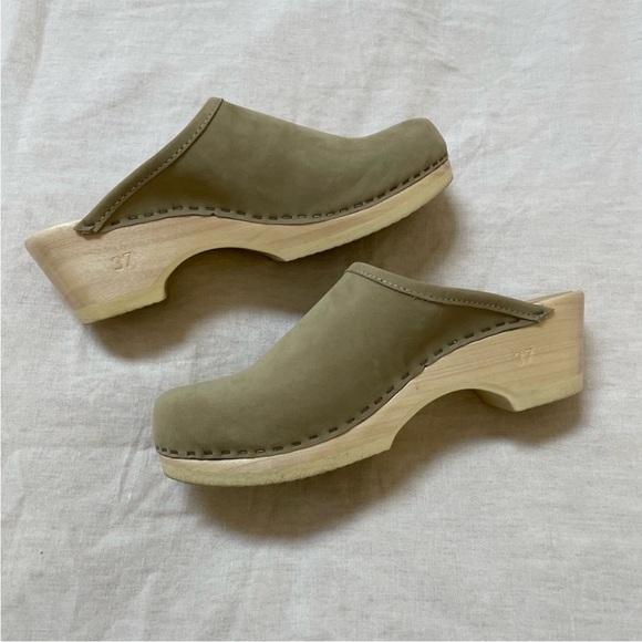 No. 6 Old School Clog size 37 - Picture 1 of 6